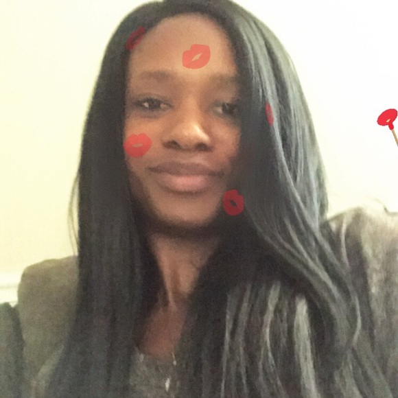 Meet your Posher, Cassandra - Picture 1 of 1